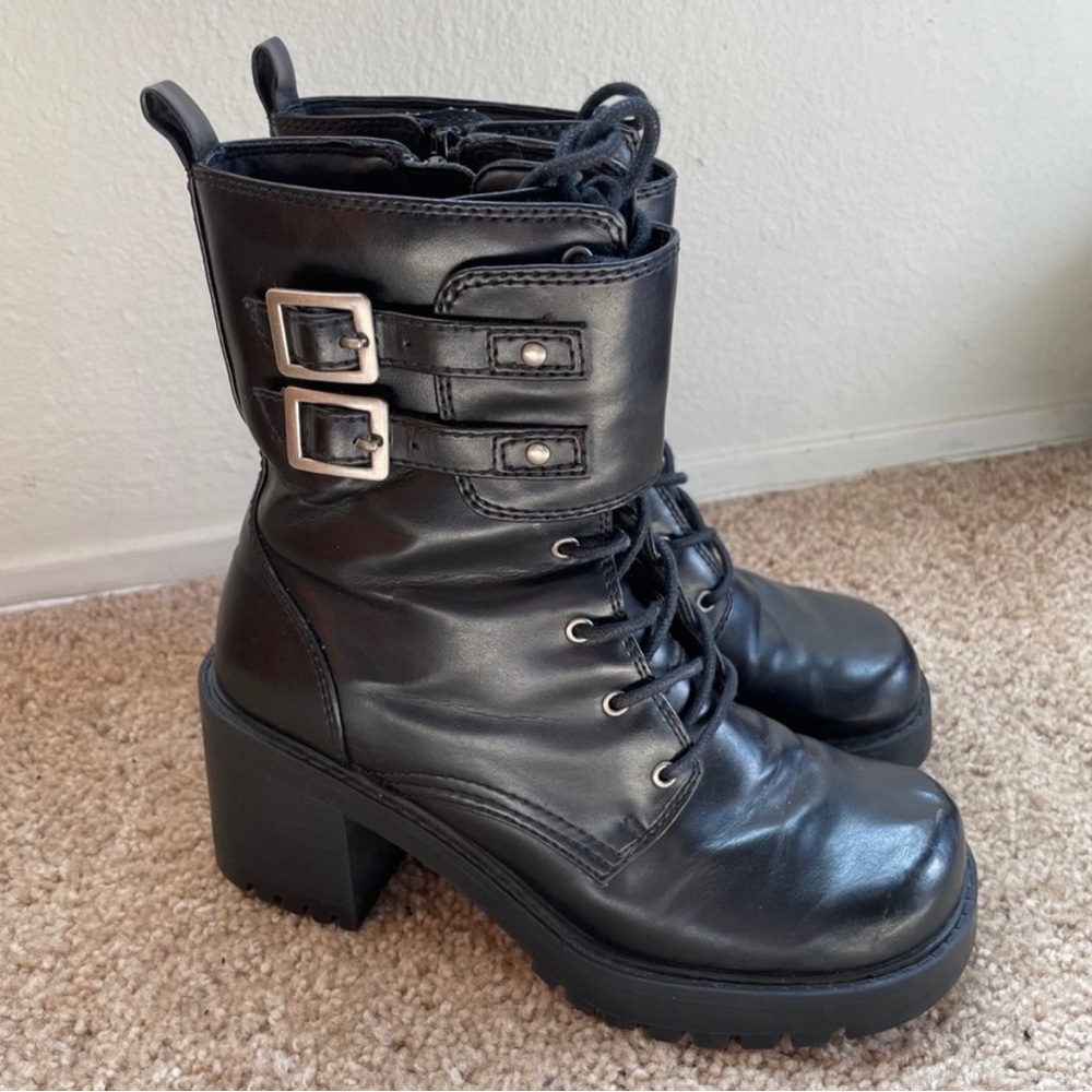 Mudd Y2K vintage combat boots 😎